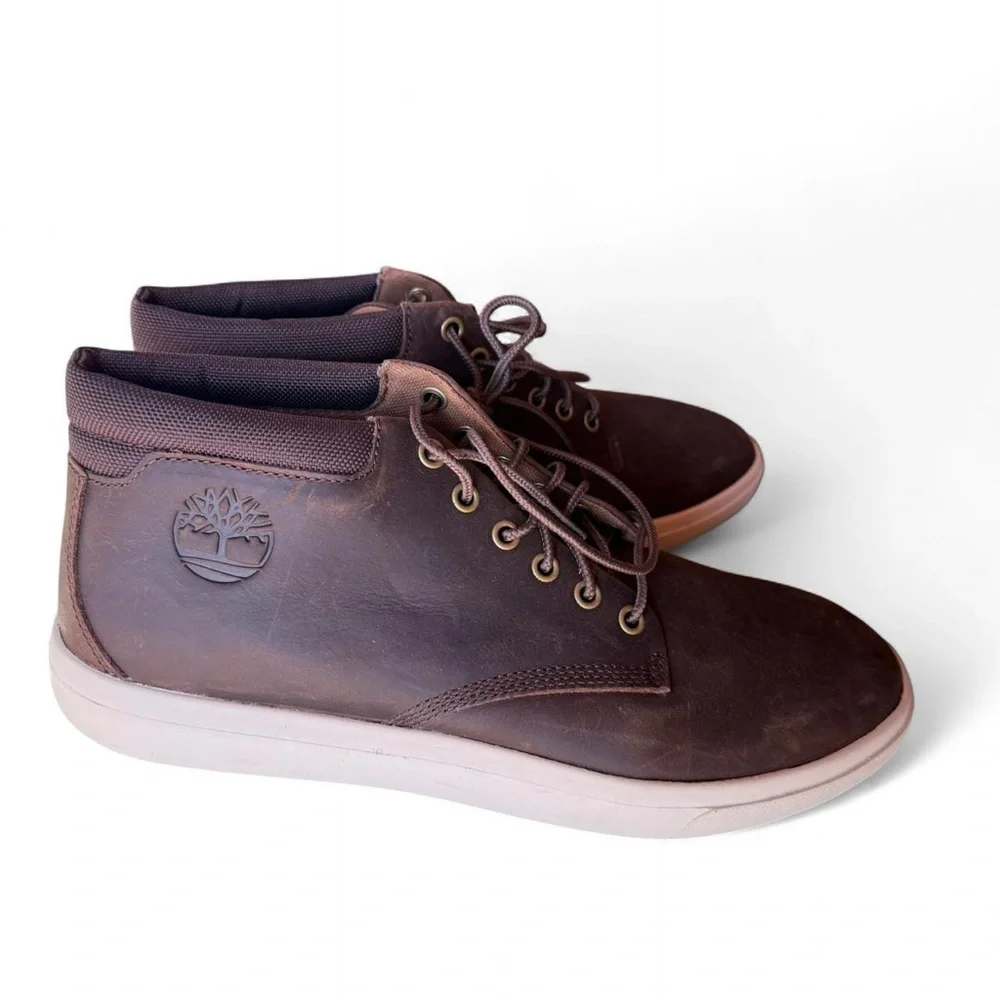 Timberland Men's Dark Brown Leather Chukka Boots with White Sole